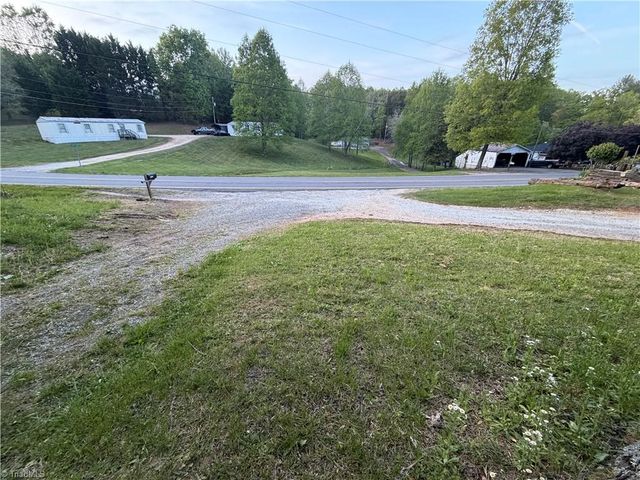 1519 Pipers Gap Road, Mount Airy, NC 27030