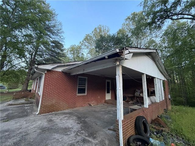 1519 Pipers Gap Road, Mount Airy, NC 27030