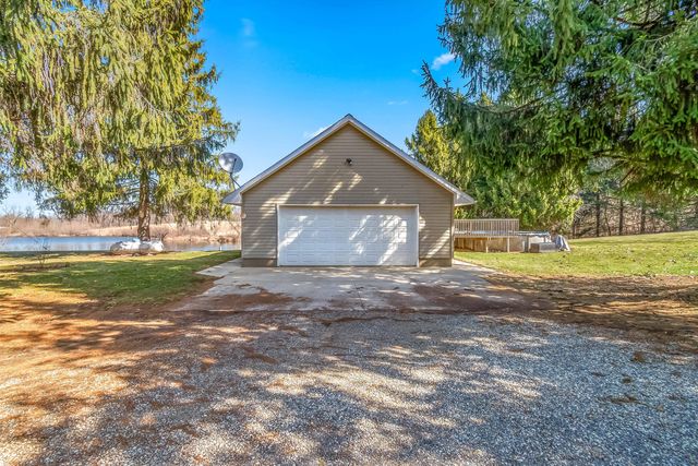 2175 Bird Lake Road S, Osseo, MI 49266