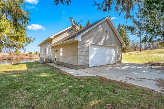 2175 Bird Lake Road S, Osseo, MI 49266