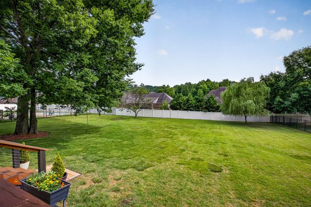 3533 Burton Cove Rd, Cookeville, TN 38506