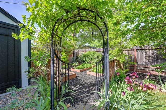 4823 Jerry Way, Sacramento, CA 95819