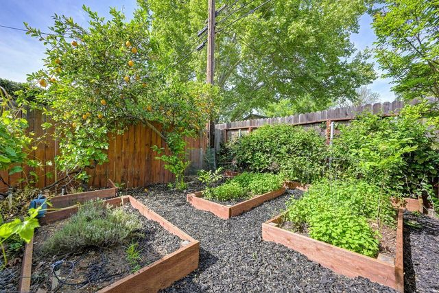 4823 Jerry Way, Sacramento, CA 95819