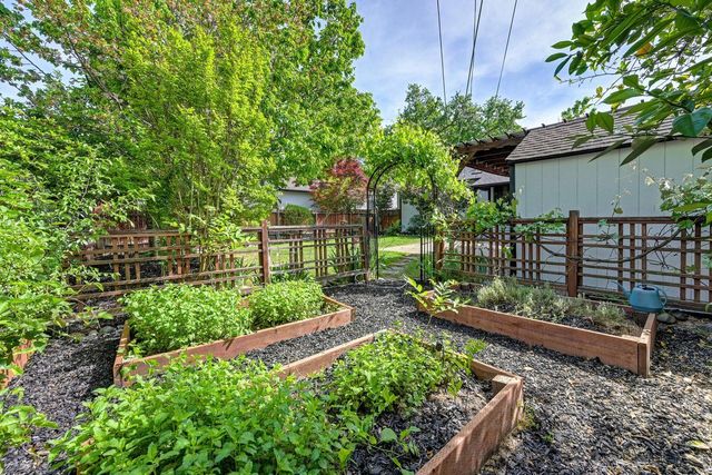 4823 Jerry Way, Sacramento, CA 95819