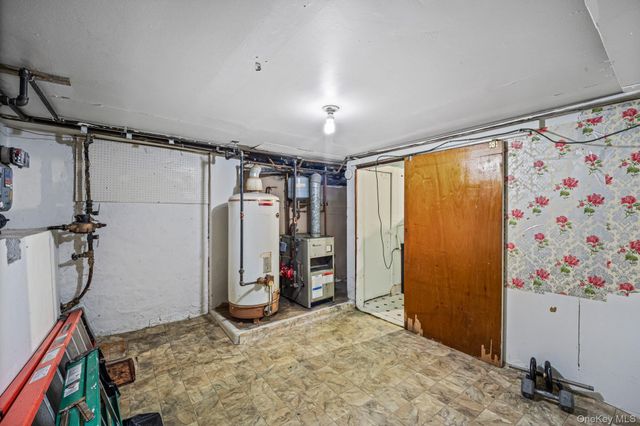 31-60 12th Street, Astoria, NY 11106