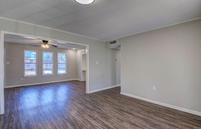 710 N Pine, Searcy, AR 72143