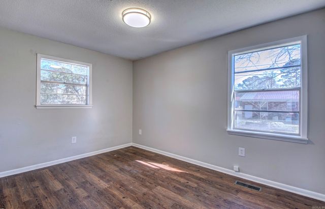 710 N Pine, Searcy, AR 72143