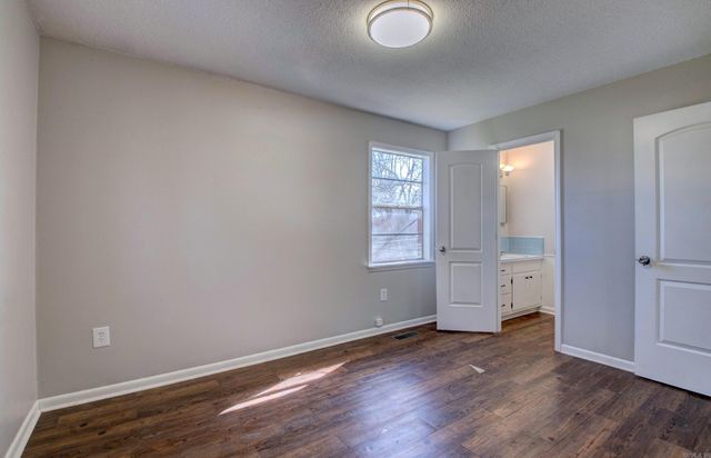 710 N Pine, Searcy, AR 72143