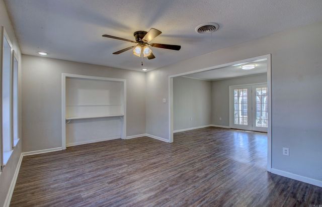 710 N Pine, Searcy, AR 72143