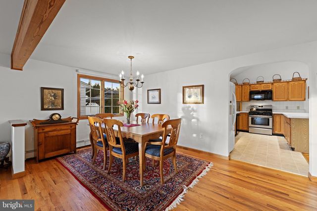 373 N 2ND ST, Surf City, NJ 08008