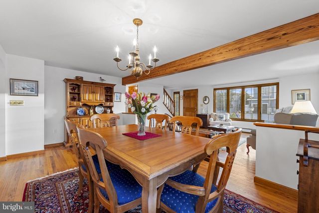 373 N 2ND ST, Surf City, NJ 08008