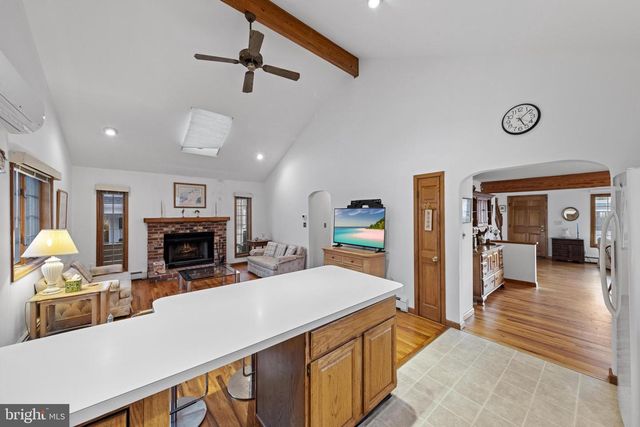 373 N 2ND ST, Surf City, NJ 08008