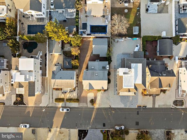 373 N 2ND ST, Surf City, NJ 08008