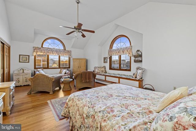 373 N 2ND ST, Surf City, NJ 08008