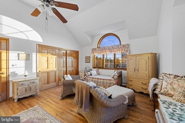 373 N 2ND ST, Surf City, NJ 08008