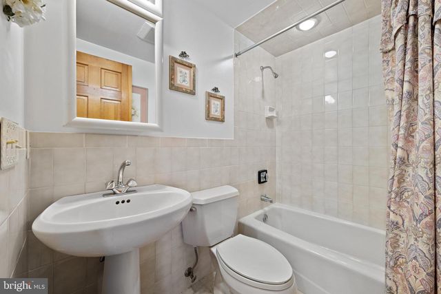 373 N 2ND ST, Surf City, NJ 08008