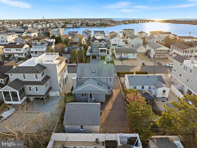 373 N 2ND ST, Surf City, NJ 08008