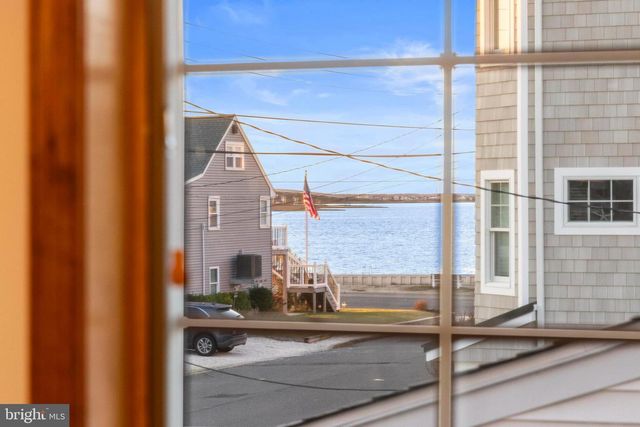 373 N 2ND ST, Surf City, NJ 08008