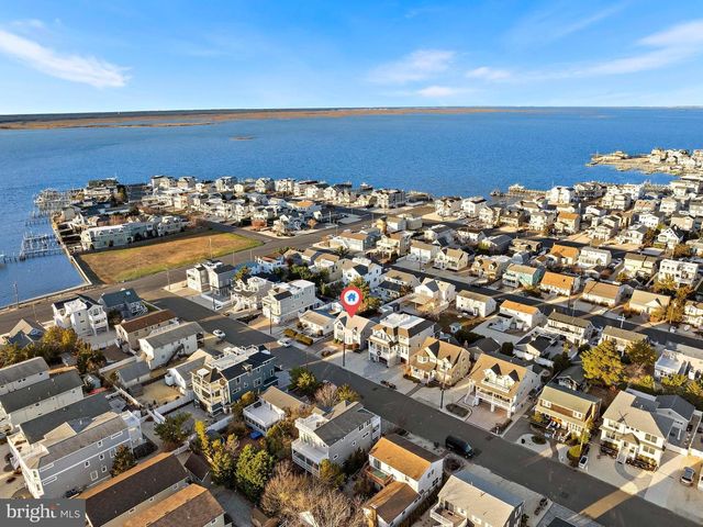 373 N 2ND ST, Surf City, NJ 08008