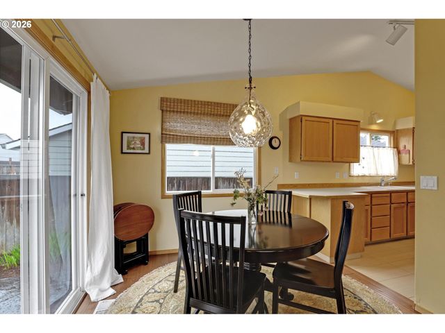 17300 Sw LISA St, Beaverton, OR 97006