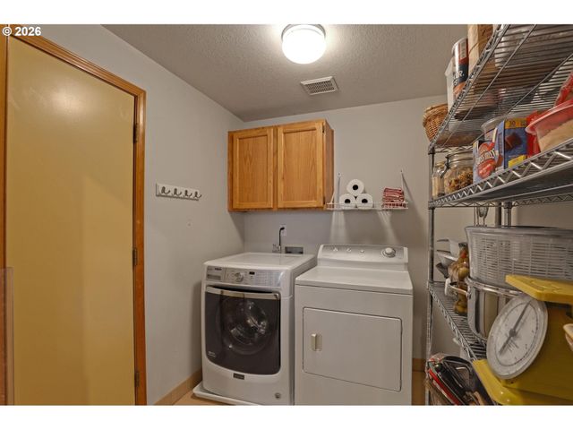 17300 Sw LISA St, Beaverton, OR 97006