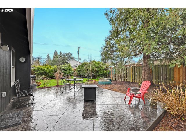 17300 Sw LISA St, Beaverton, OR 97006