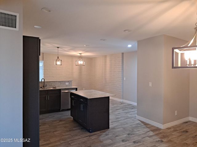 8856 E Calle Playa, Tucson, AZ 85715