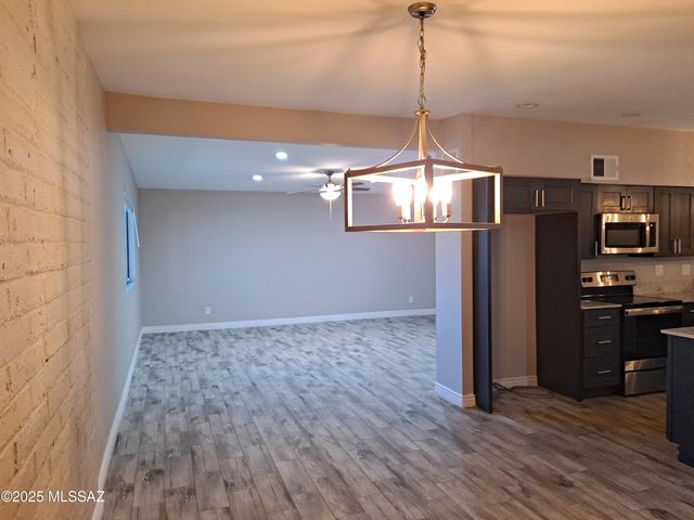 8856 E Calle Playa, Tucson, AZ 85715