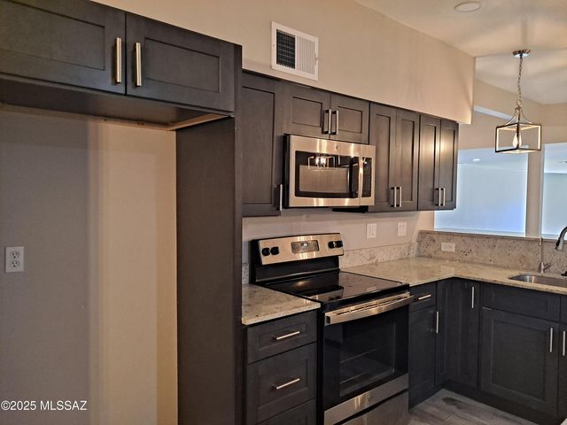 8856 E Calle Playa, Tucson, AZ 85715