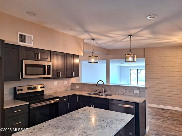 8856 E Calle Playa, Tucson, AZ 85715