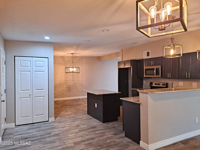 8856 E Calle Playa, Tucson, AZ 85715