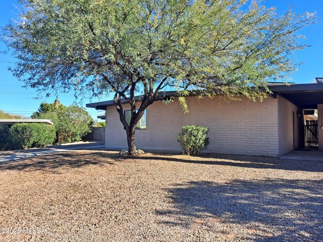 8856 E Calle Playa, Tucson, AZ 85715