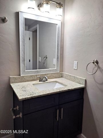 8856 E Calle Playa, Tucson, AZ 85715