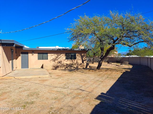 8856 E Calle Playa, Tucson, AZ 85715