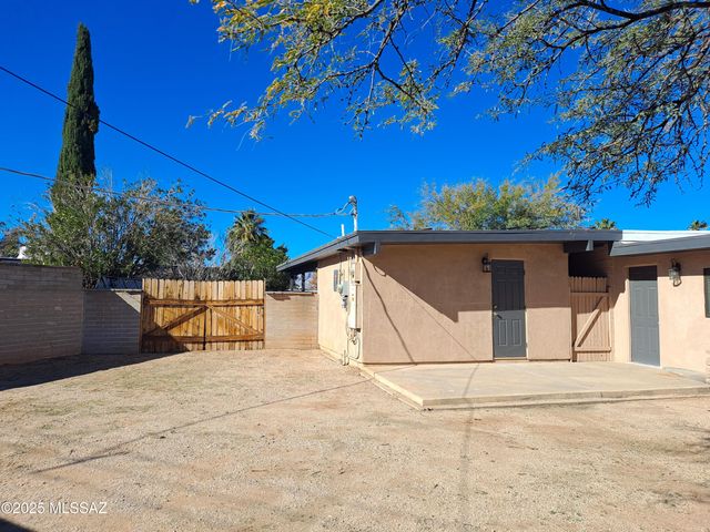8856 E Calle Playa, Tucson, AZ 85715