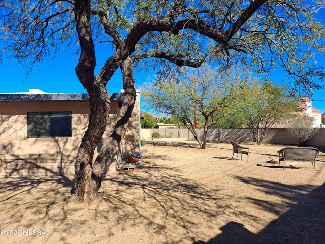 8856 E Calle Playa, Tucson, AZ 85715