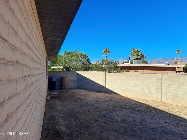 8856 E Calle Playa, Tucson, AZ 85715