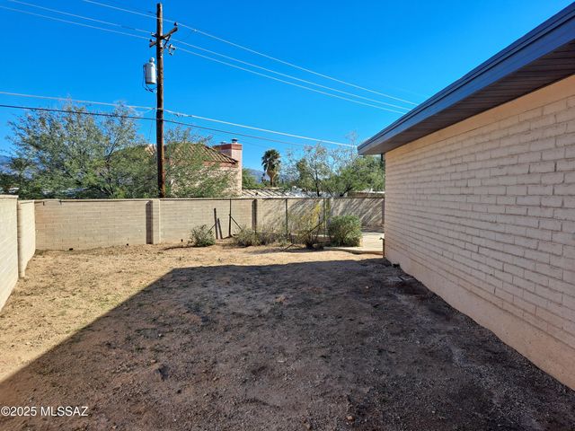 8856 E Calle Playa, Tucson, AZ 85715