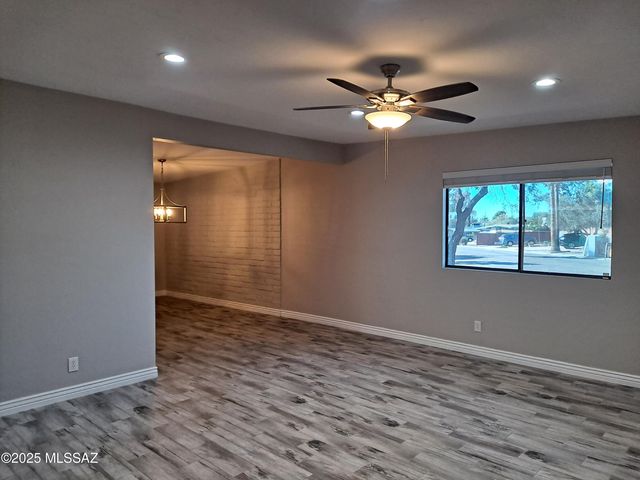 8856 E Calle Playa, Tucson, AZ 85715