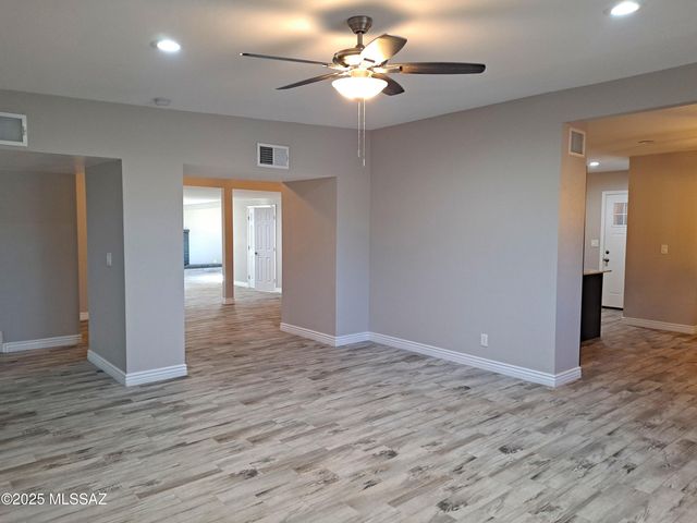 8856 E Calle Playa, Tucson, AZ 85715