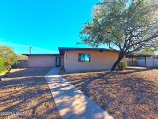 8856 E Calle Playa, Tucson, AZ 85715