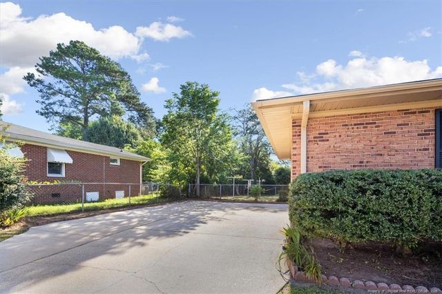 713 Glensford Drive, Fayetteville, NC 28314