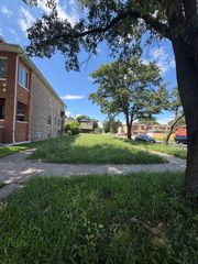8200 S MARQUETTE Avenue, Chicago, IL 60617
