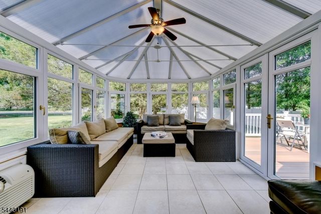 4 Dakota Trl, Branchburg Twp., NJ 08876