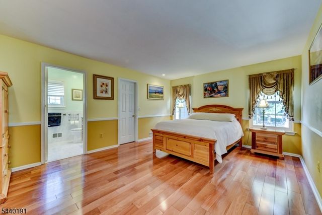 4 Dakota Trl, Branchburg Twp., NJ 08876