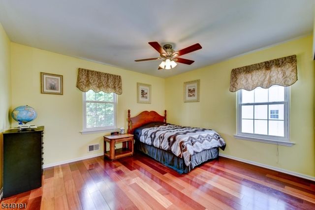 4 Dakota Trl, Branchburg Twp., NJ 08876