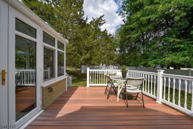 4 Dakota Trl, Branchburg Twp., NJ 08876