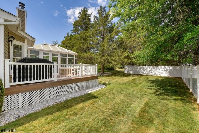 4 Dakota Trl, Branchburg Twp., NJ 08876