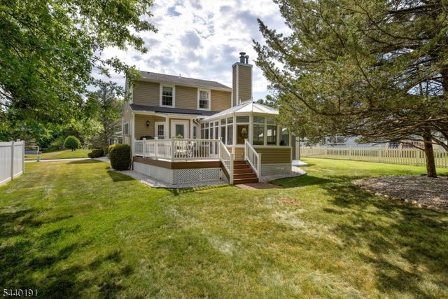 4 Dakota Trl, Branchburg Twp., NJ 08876