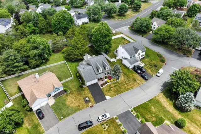 4 Dakota Trl, Branchburg Twp., NJ 08876